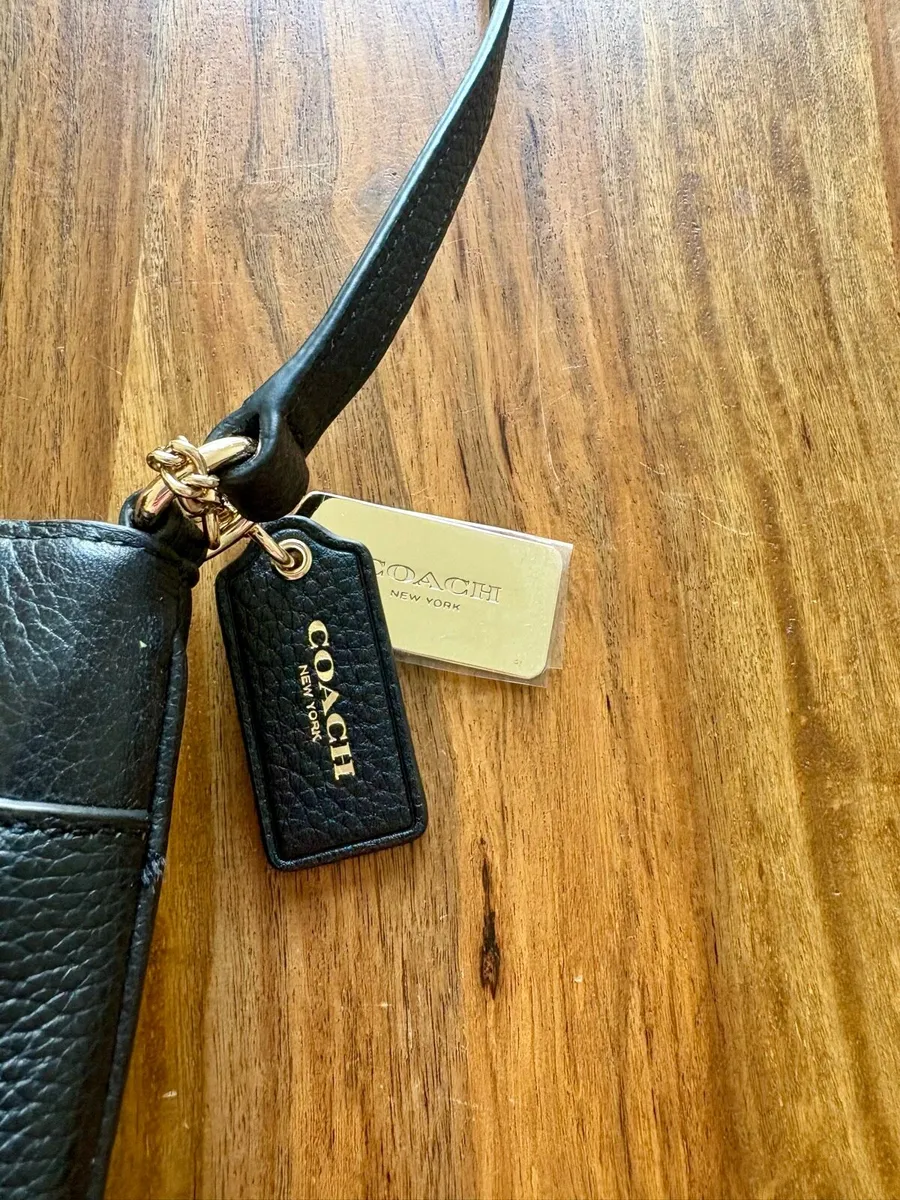 Coach Swagger Swingpack Black Leather Crossbody - Image 3