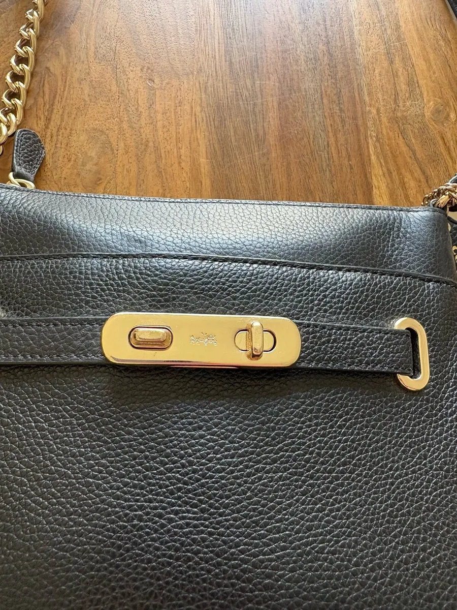 Coach Swagger Swingpack Black Leather Crossbody - Image 2
