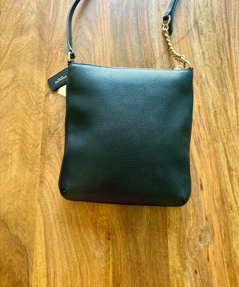 Coach Swagger Swingpack Black Leather Crossbody - Image 4