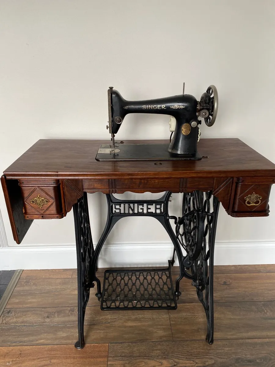 Sewing machine and table. - Image 3
