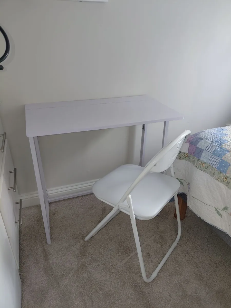 Foldable desk and chair - Image 2