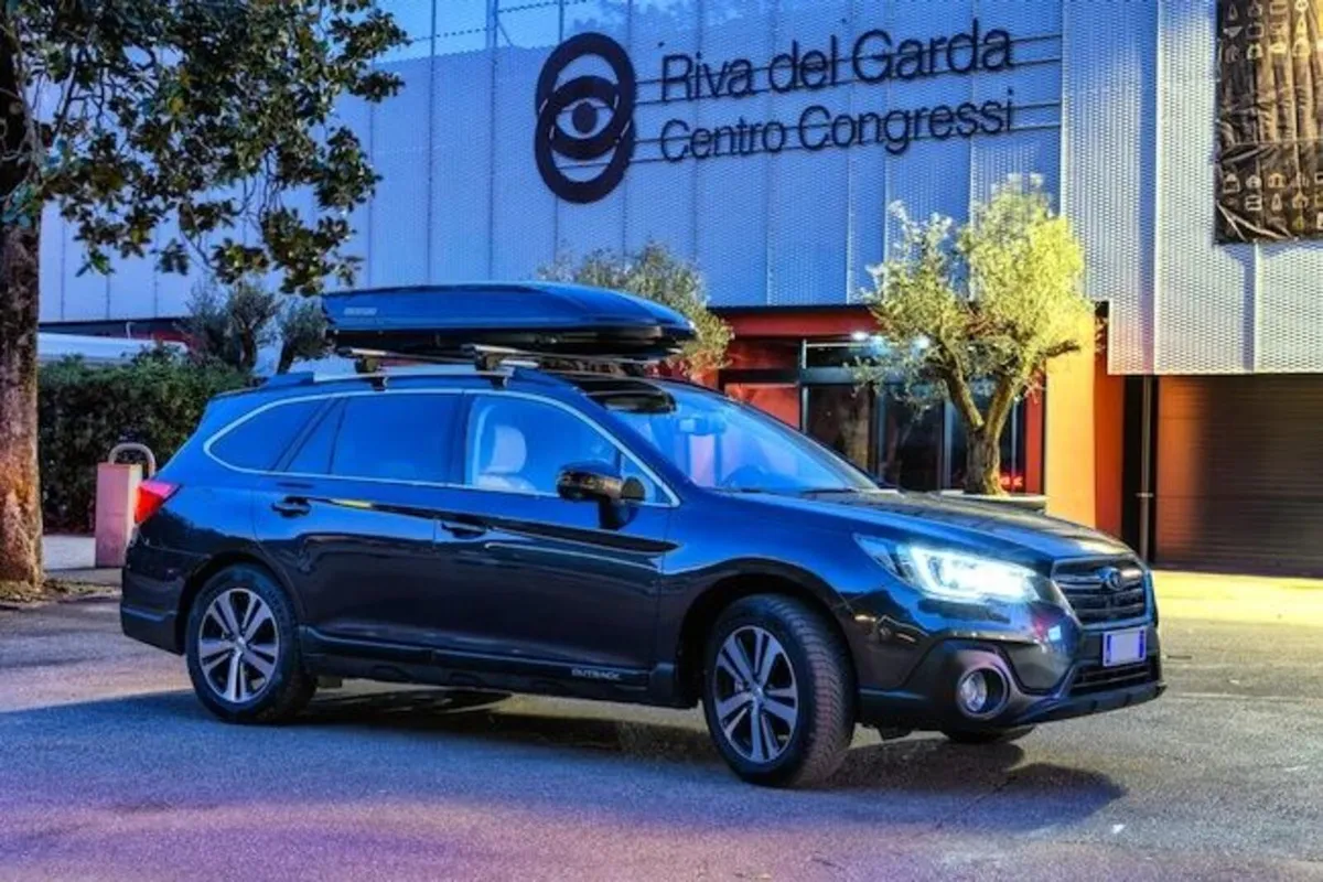 🚗✨ Menabo Car Holiday Roof Boxes - Image 2