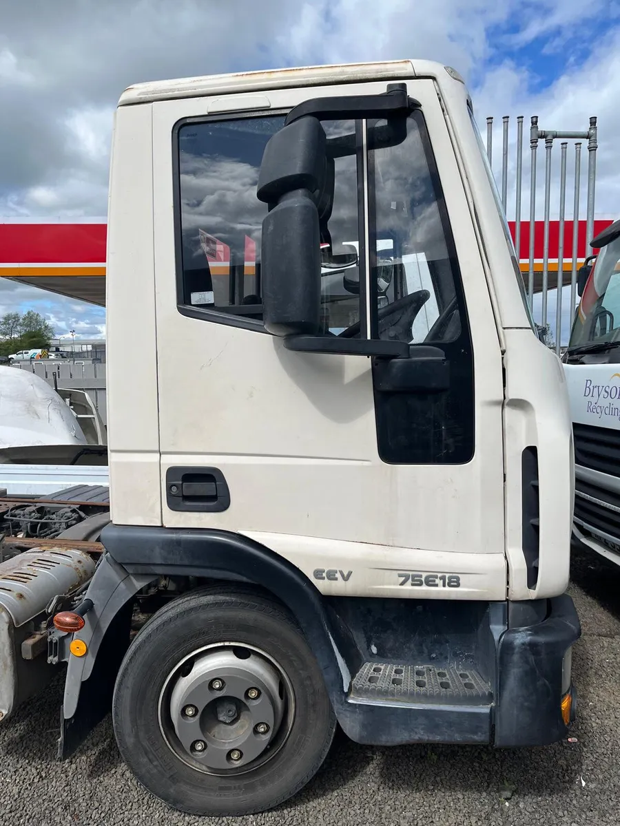 October 2013 Iveco Eurocargo 75e180 Chassis Cab - Image 3