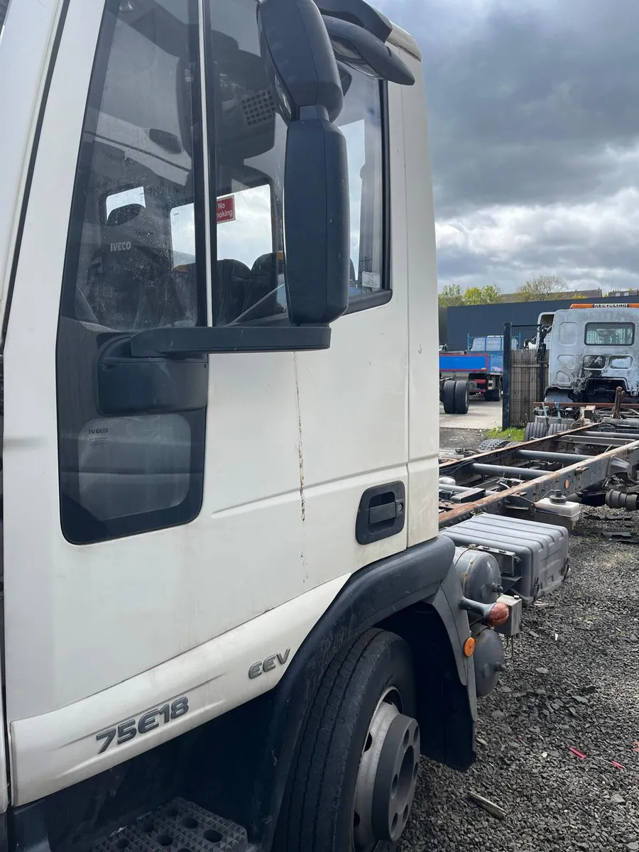 October 2013 Iveco Eurocargo 75e180 Chassis Cab - Image 2