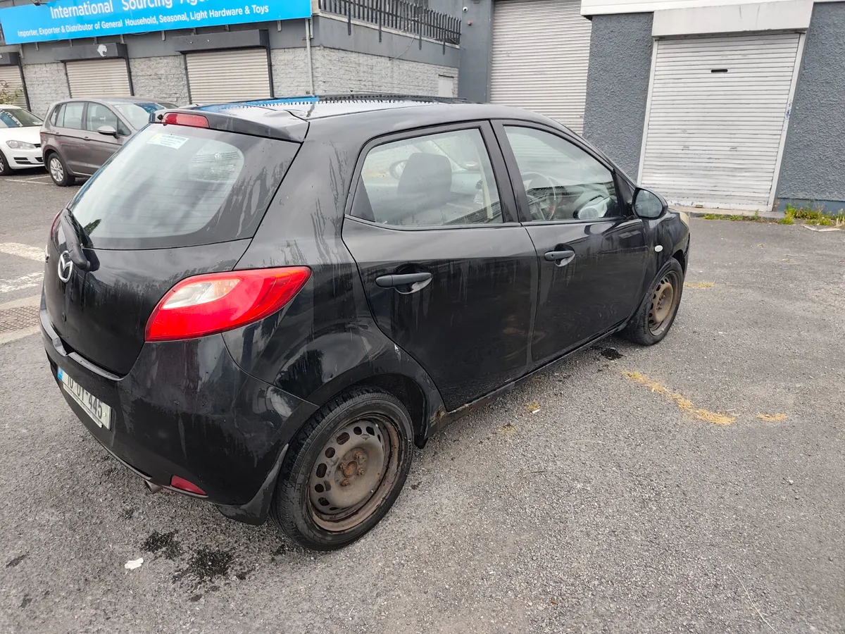 2010 Mazda 2 - Image 4