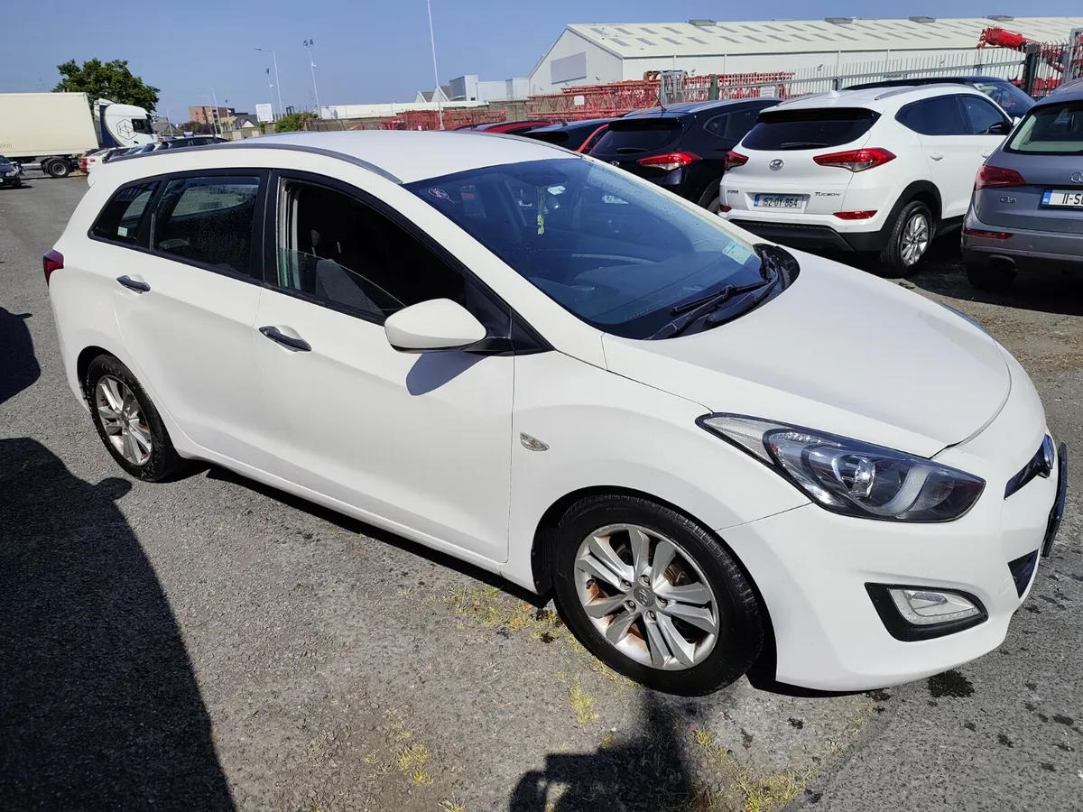 132  Hyundai i30 - Image 3