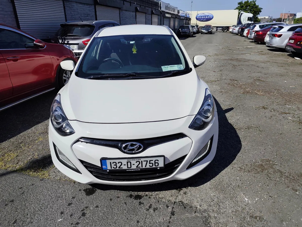 132  Hyundai i30 - Image 2