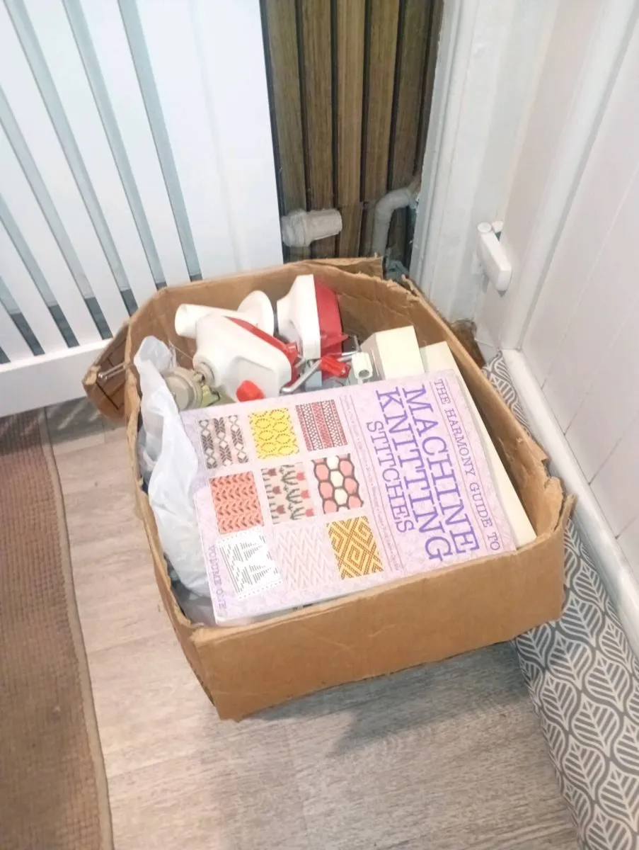 Knitting machines and loads off atachmrnts - Image 2