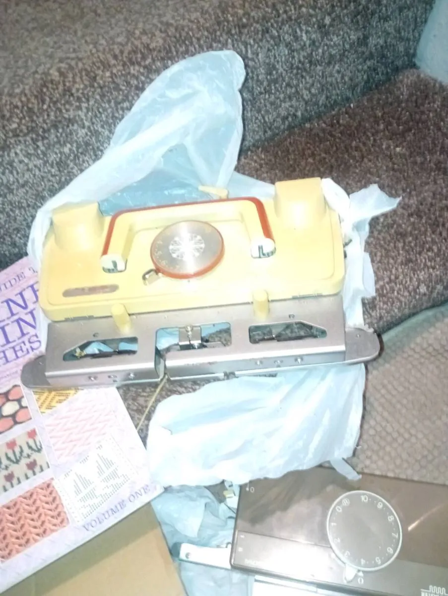 Knitting machines and loads off atachmrnts - Image 4