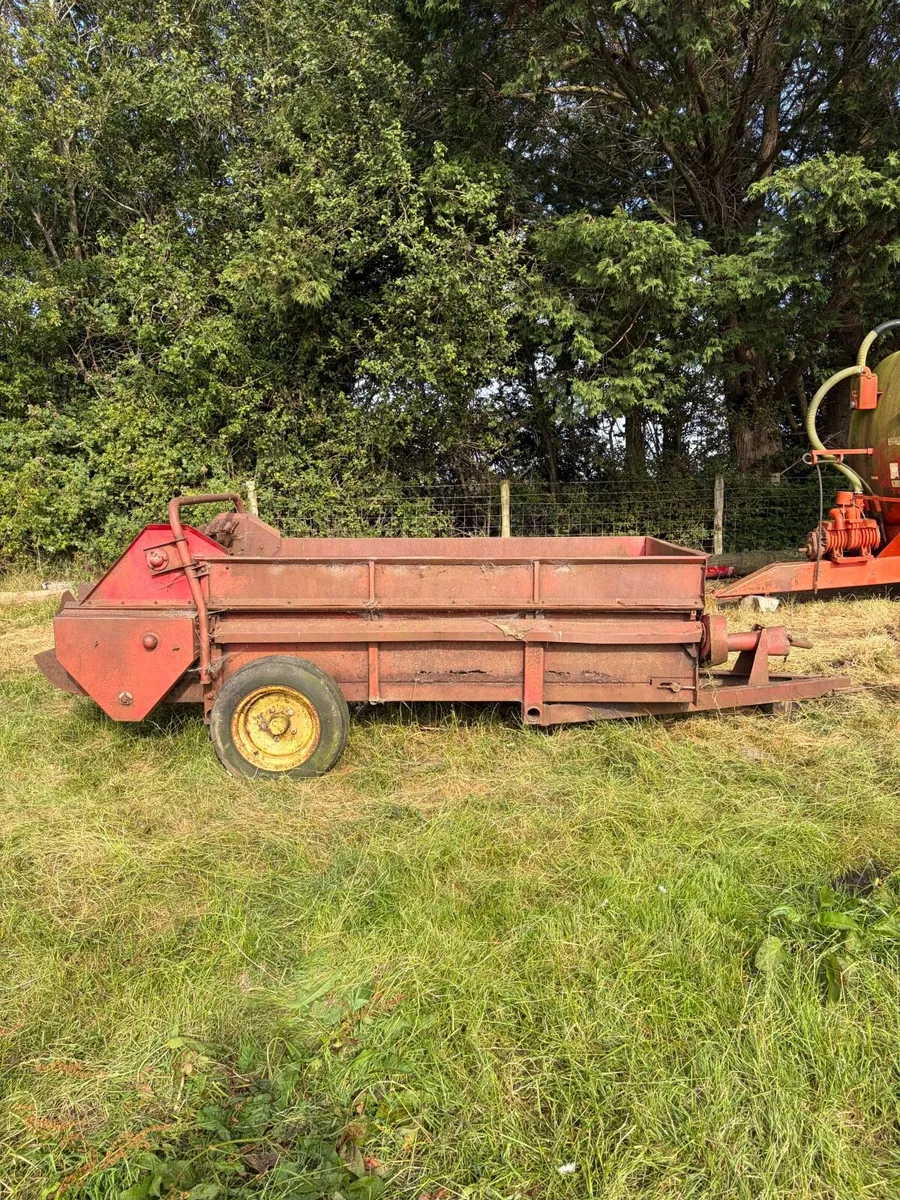 Massey Ferguson Dung spreader - Image 1