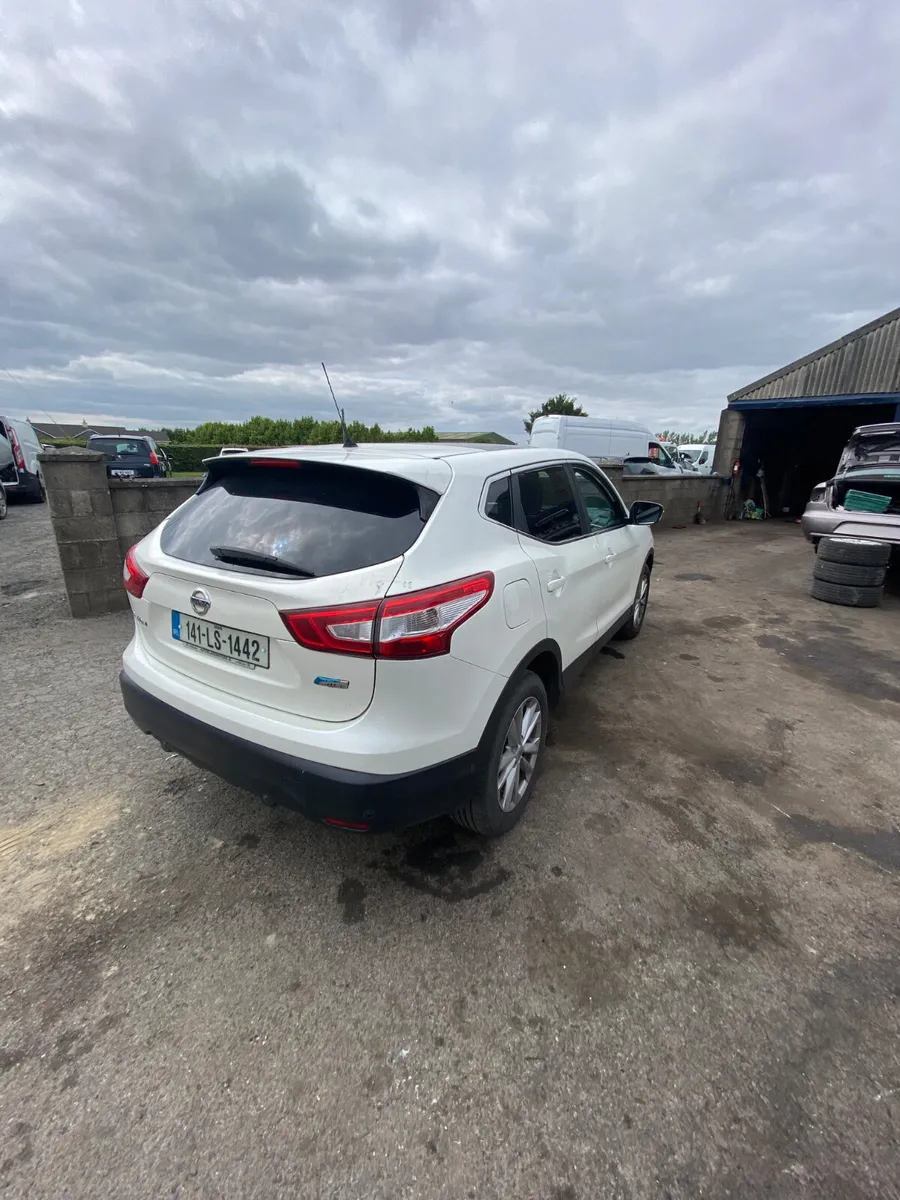 141 Nissan qashqai dci slight damage - Image 3
