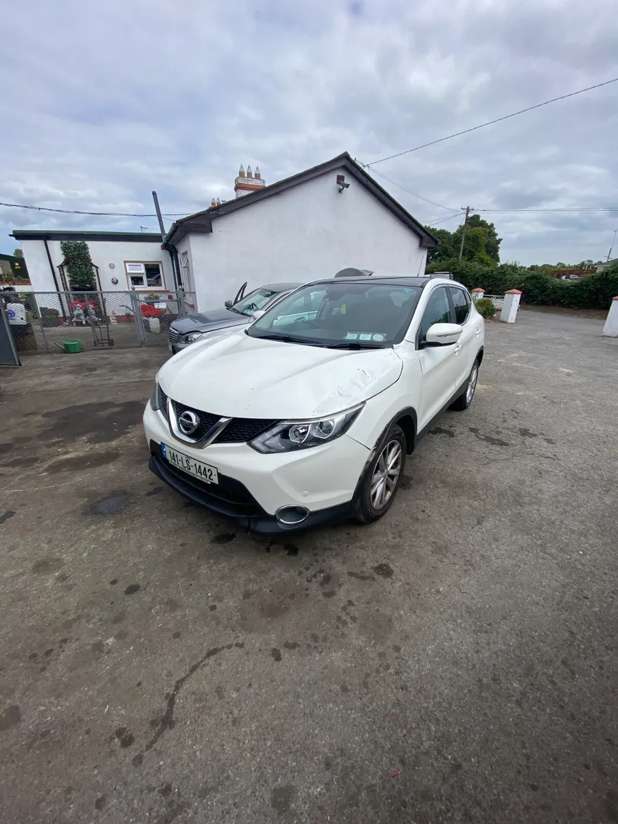 141 Nissan qashqai dci slight damage - Image 1