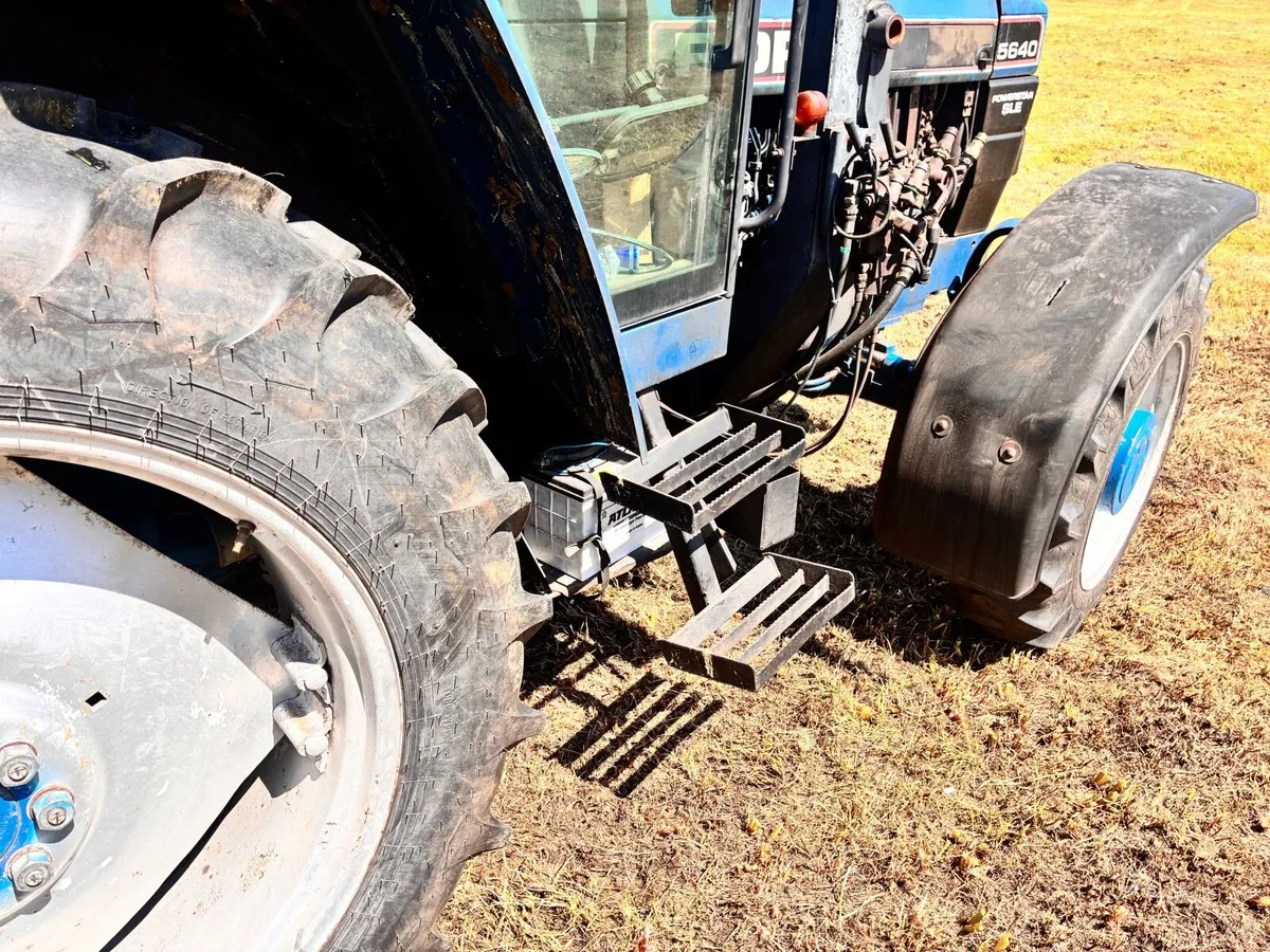 Ford 5640 SLE 3000 hours loader - Image 3