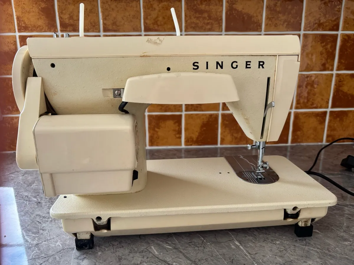 Sewing machine - Image 4
