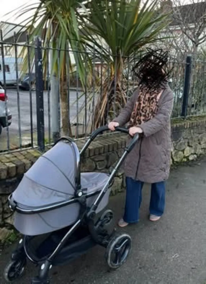 Fabulous EGG 2 pram for sale! Excellent condition - Image 3