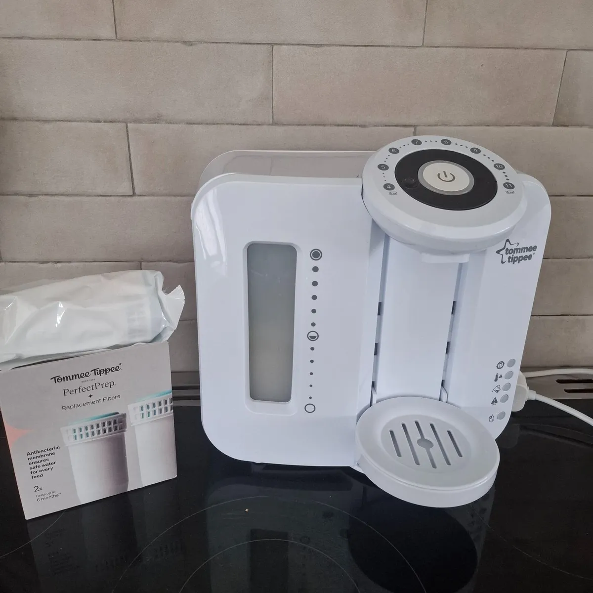 Tommee Tippee Bottle Maker, Filter & 2 x bottles - Image 1