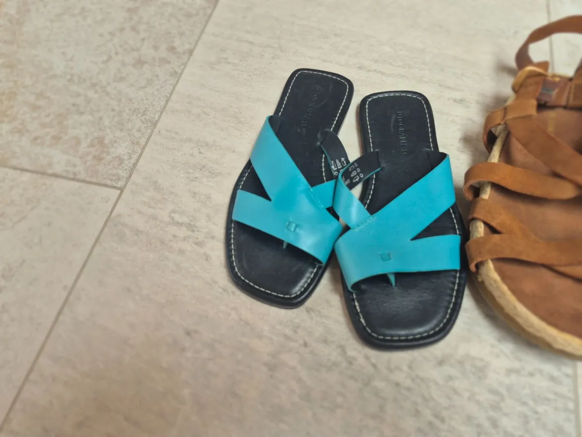 Leather shoes for sale x 3 pairs - Image 3