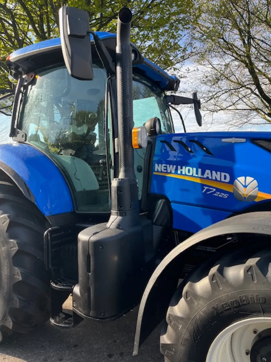2022 New Holland T7.225 Auto-Command c/w F/L + PTO - Image 4