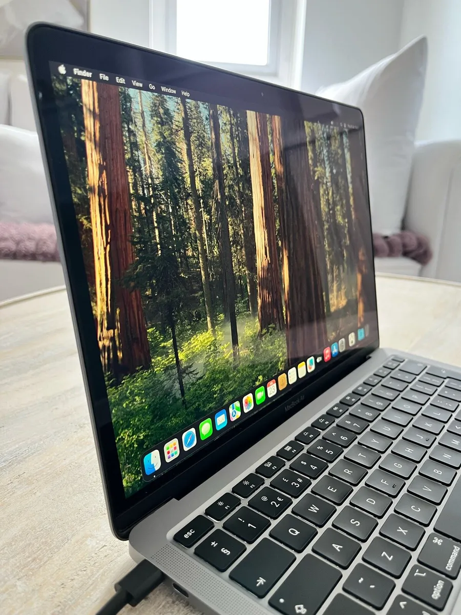 APPLE MACBOOK AIR 13" 2020 INTEL i7 8GB 256GB - Image 2