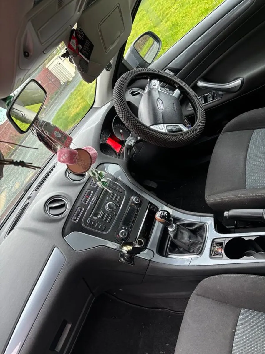 Car - Image 4