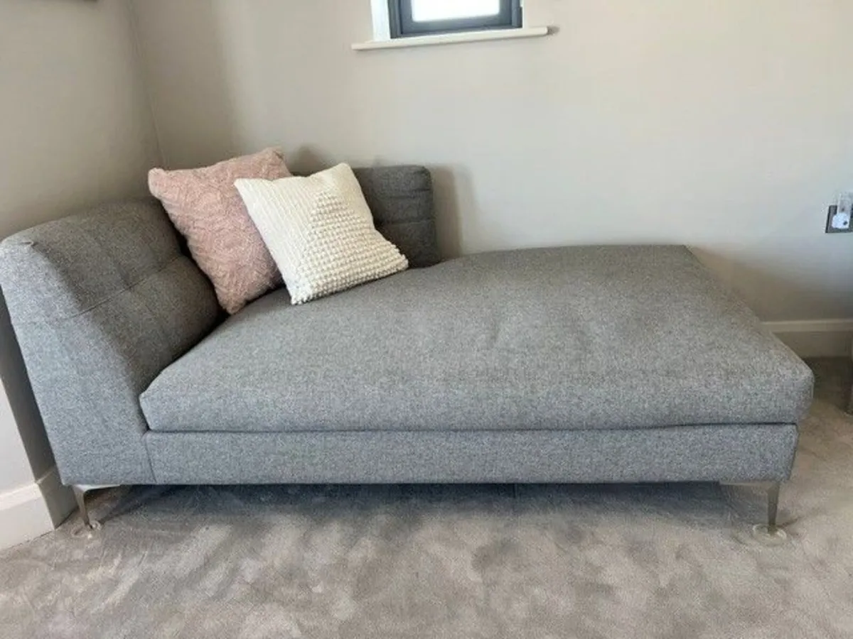 BEDROOM CHAISE - Image 1
