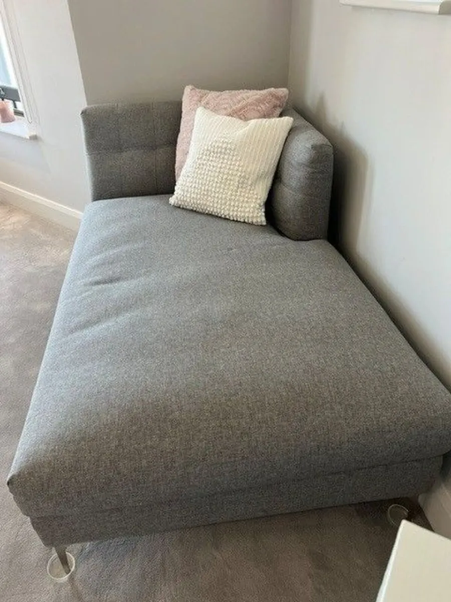 BEDROOM CHAISE - Image 2