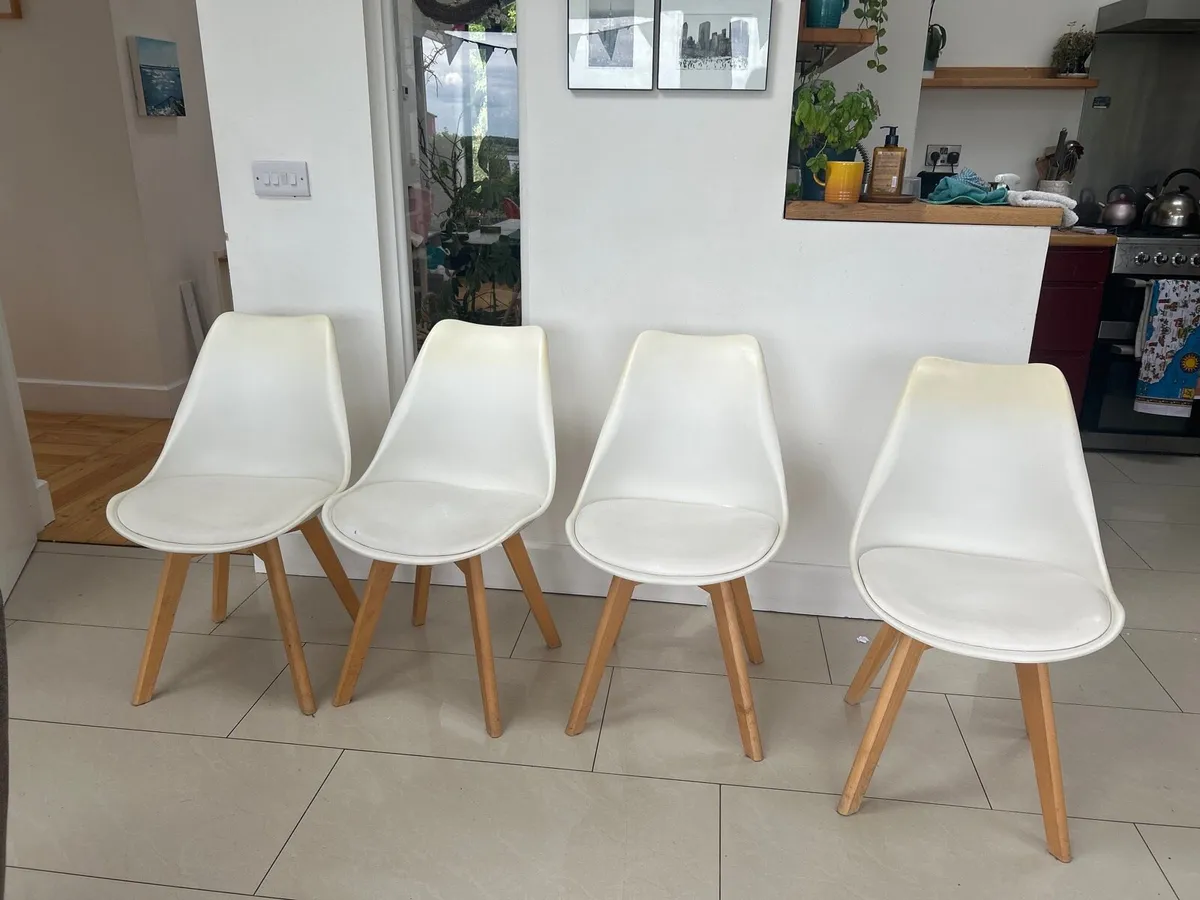 4 dining chairs - Image 1