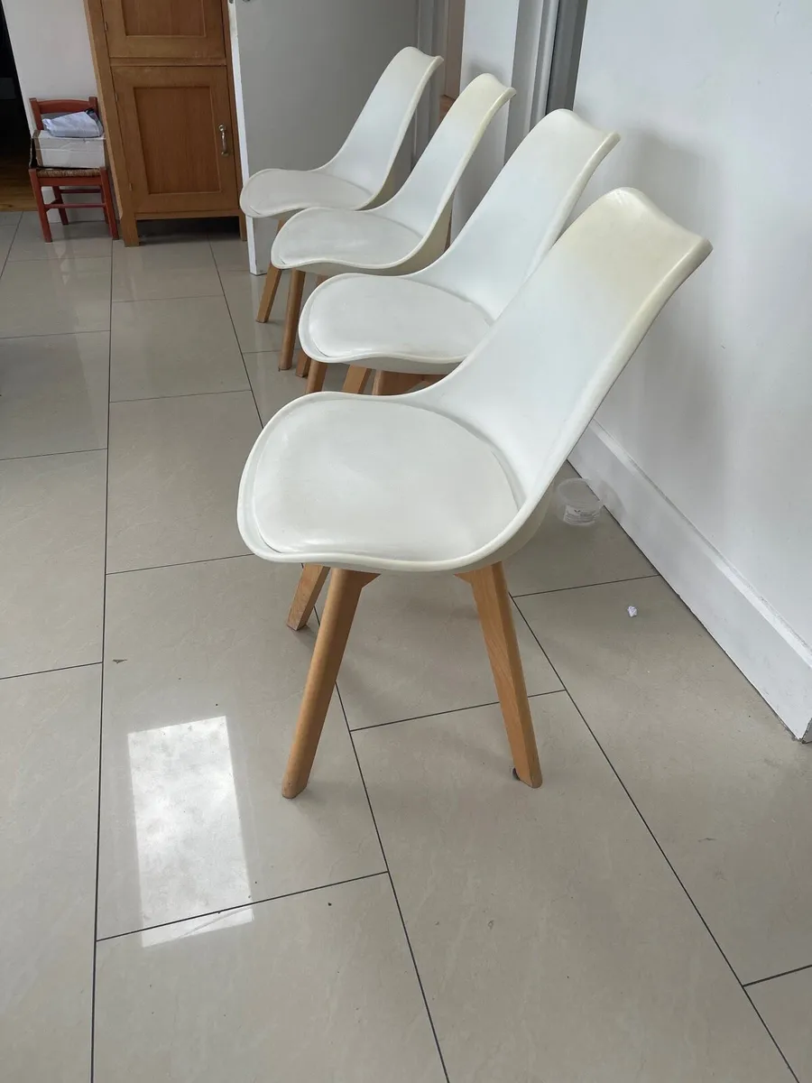 4 dining chairs - Image 2