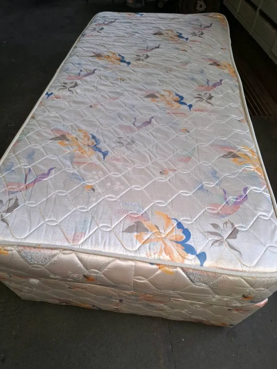 2 NoSingle beds - Image 2