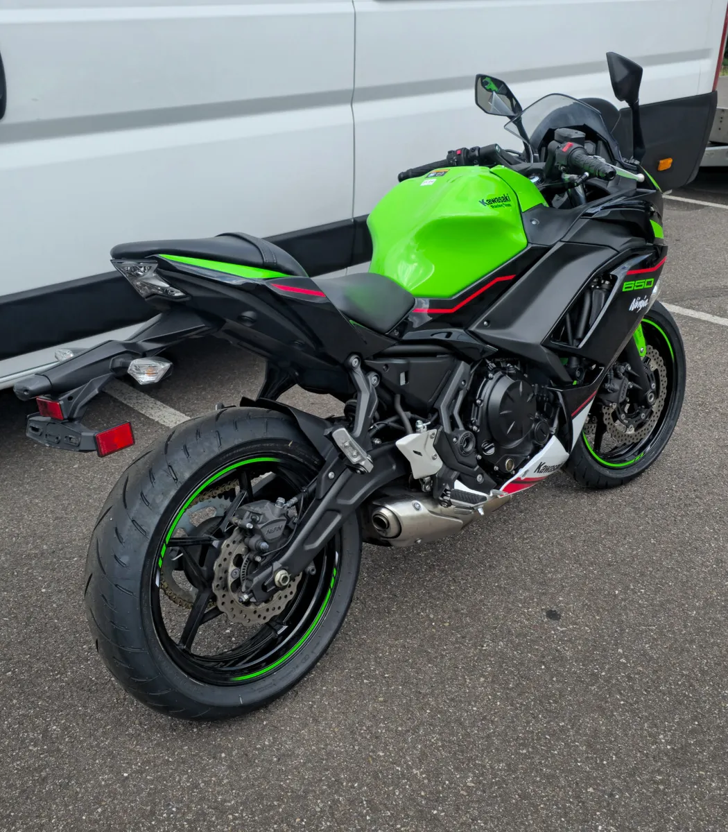 2022 Kawasaki Ninja 650 - Image 3