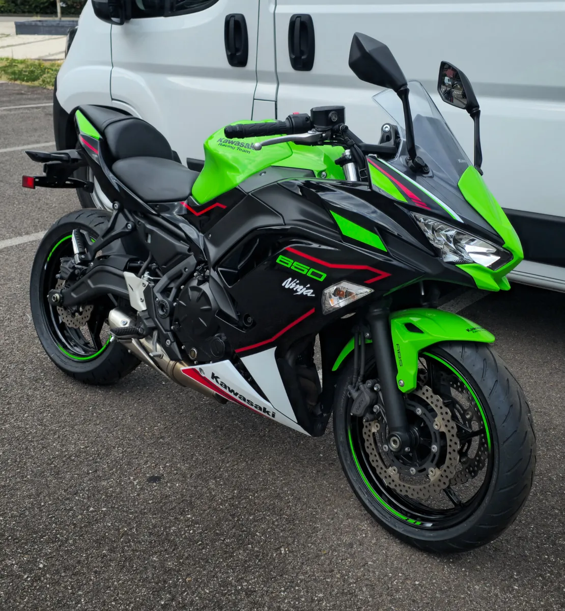2022 Kawasaki Ninja 650 - Image 2