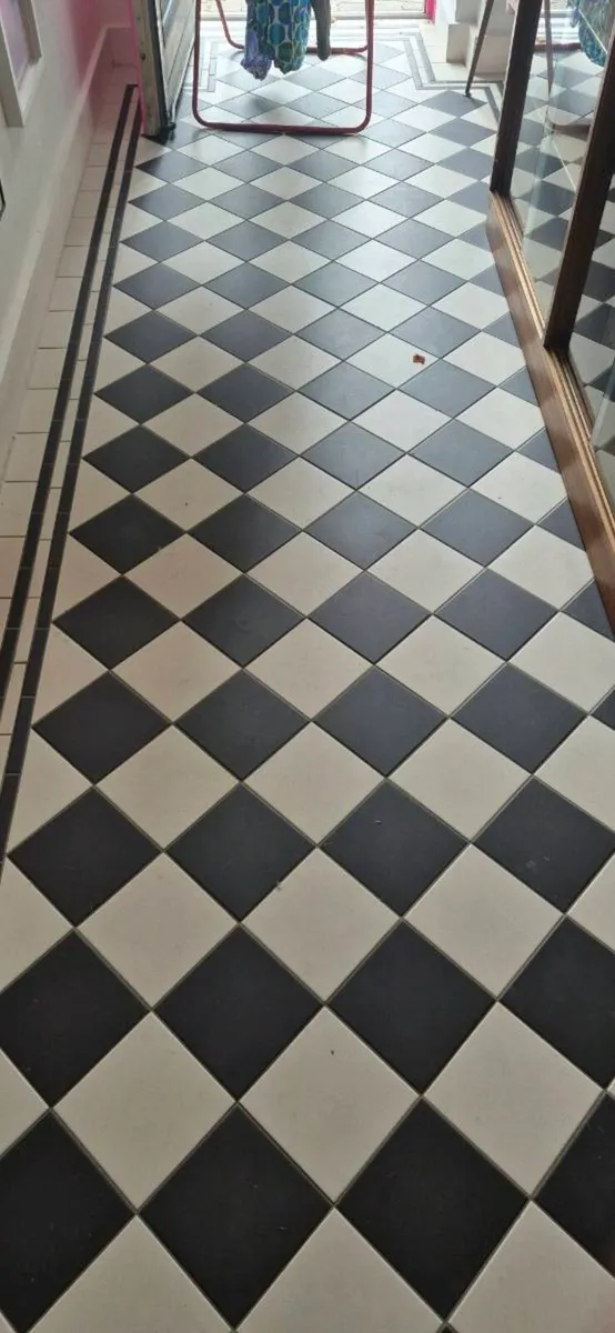 Floor tiles - Image 1