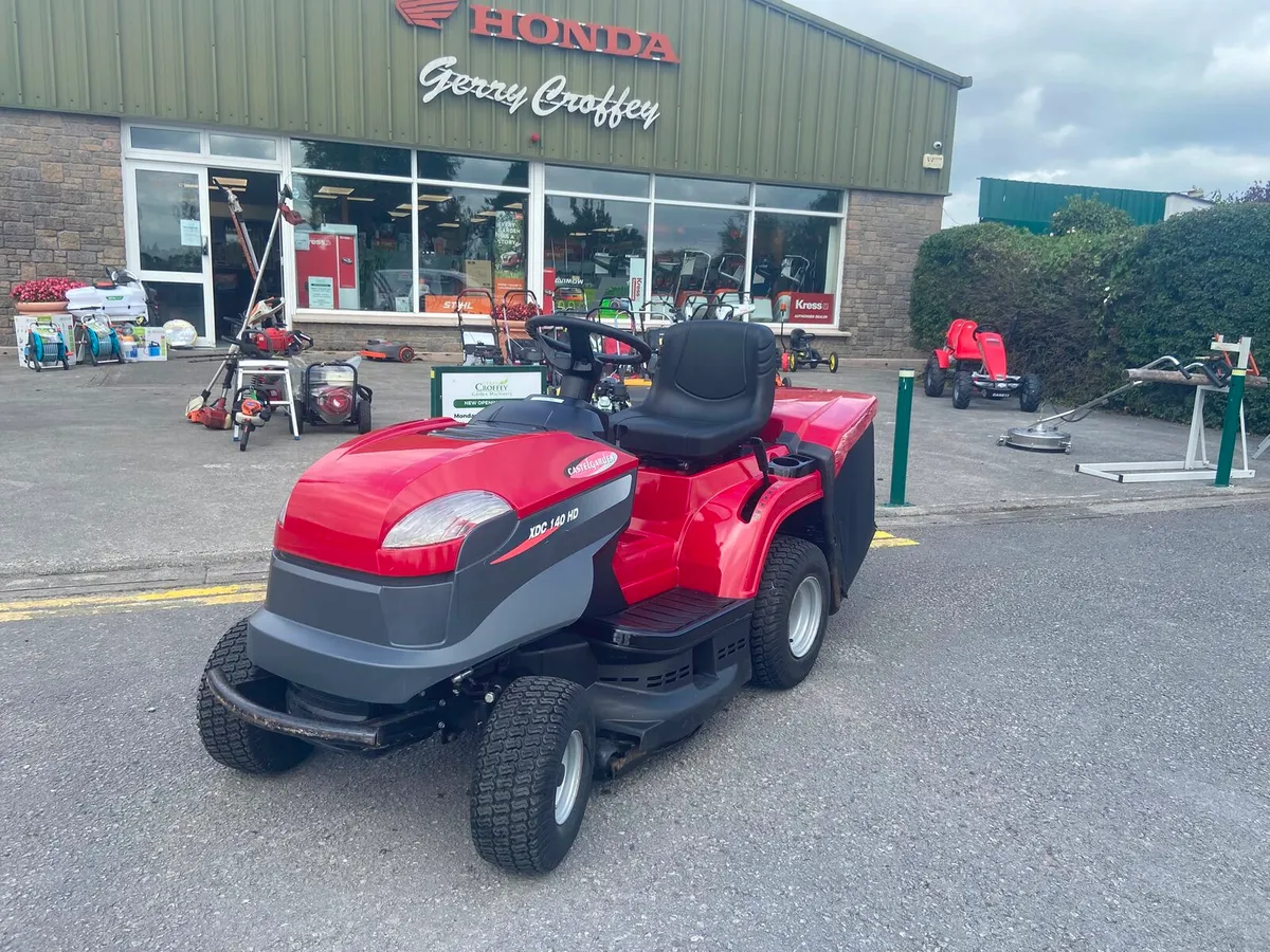 Castlegarden XDC 140 HD Ride on Tractor Mower - Image 1