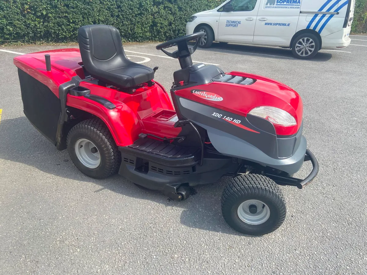 Castlegarden XDC 140 HD Ride on Tractor Mower - Image 3