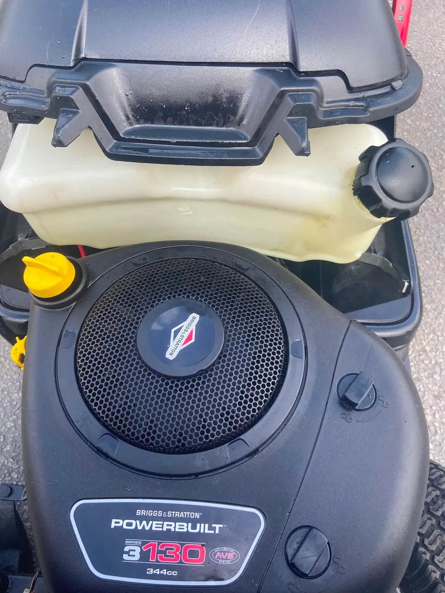 Castlegarden XDC 140 HD Ride on Tractor Mower - Image 4