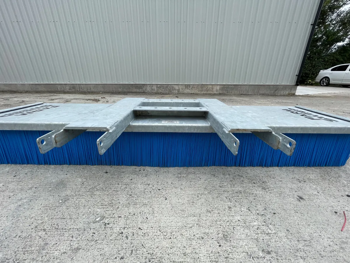Almat Farm Sweep Brush - Image 2