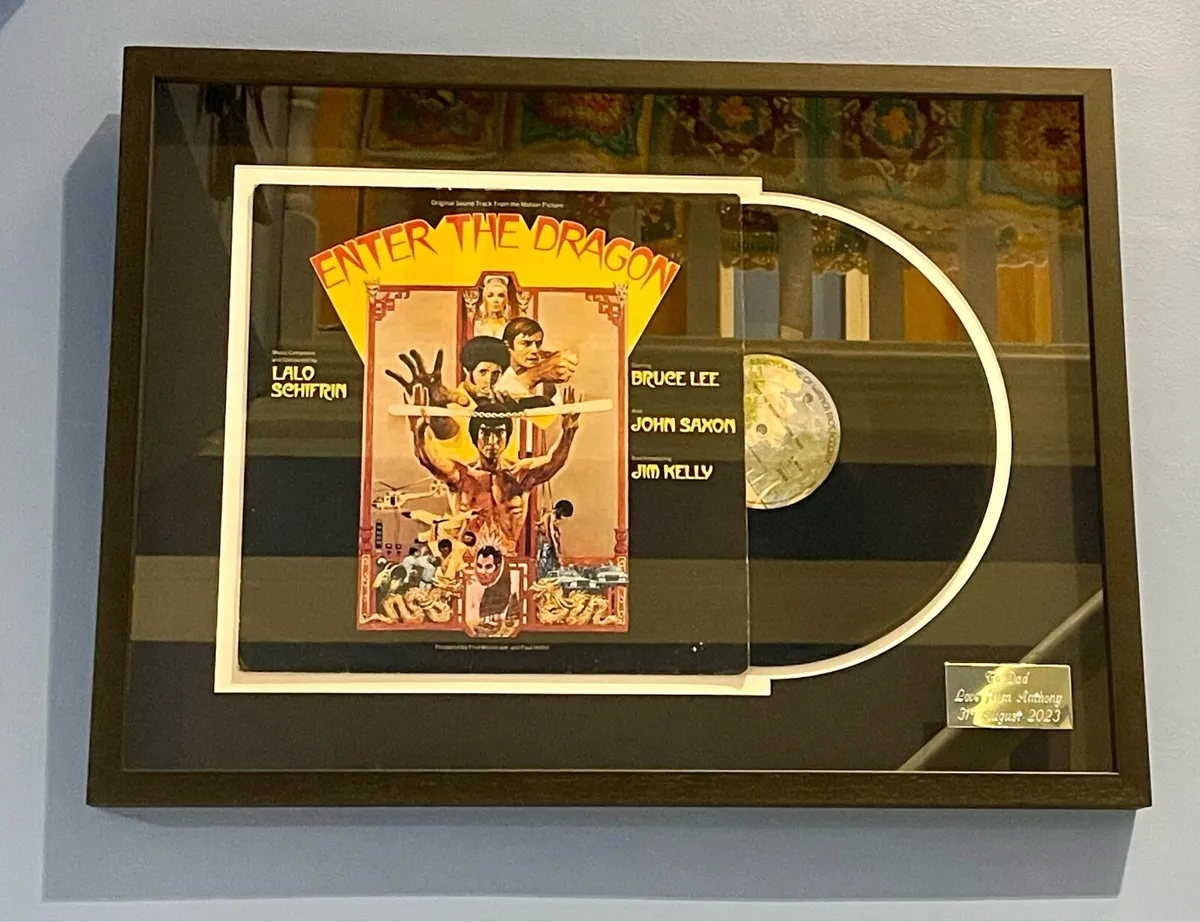 FRAMED CLASSIC VINYL -Queen, Bob Dylan & more. - Image 2