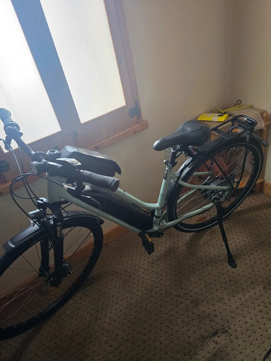 Riverside 100 E Electric Bike + Accessories – €950 - Image 1