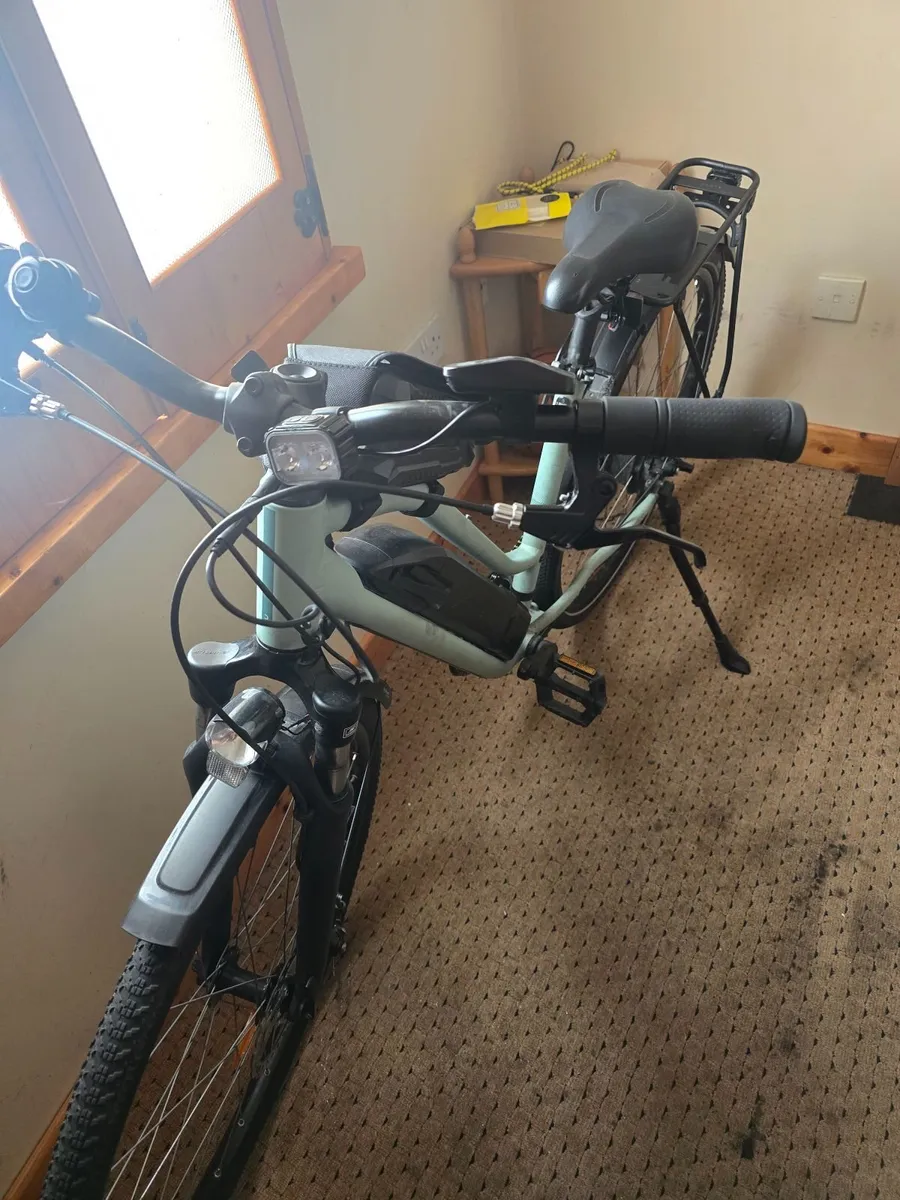 Riverside 100 E Electric Bike + Accessories – €950 - Image 4