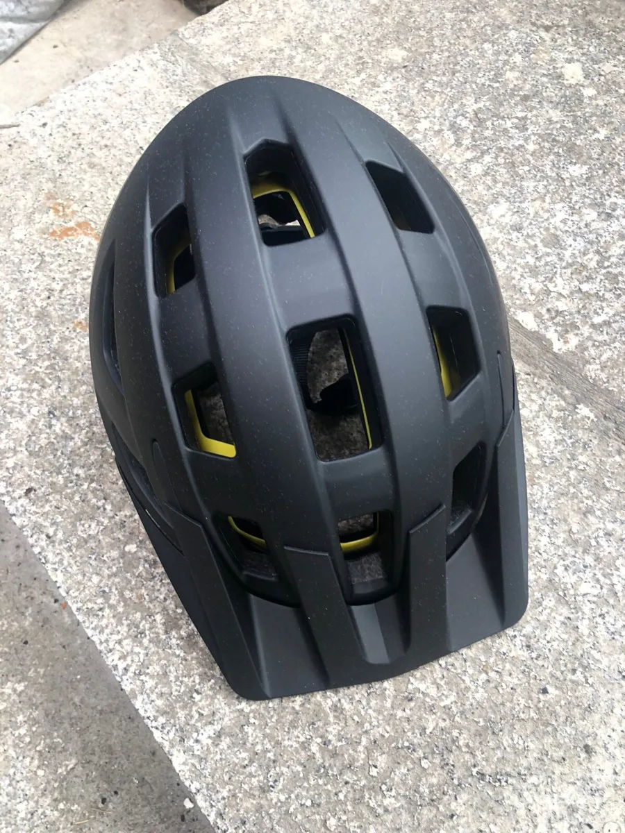 Bicycle helmet - Image 1