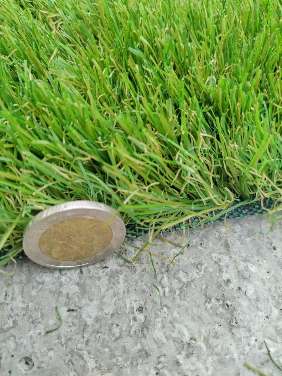 Artificial grass 5m x 7m - Image 1