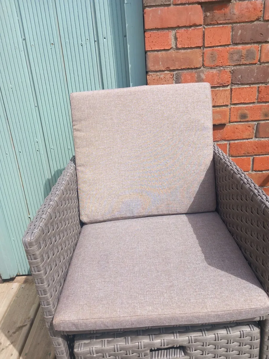 Outdoor cushions  6 brand NEW - Image 1
