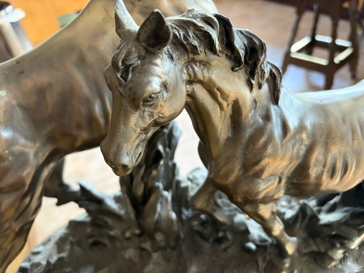 Statue of two horses - Image 3