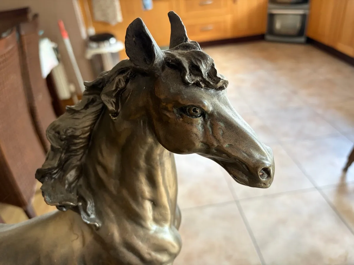 Statue of two horses - Image 4