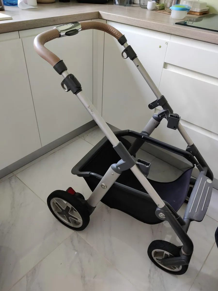 Silver Cross Pioneer Buggy - Image 1
