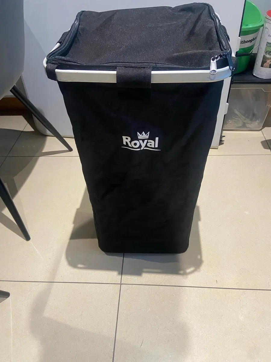 Camping foldable laundry basket - Image 1