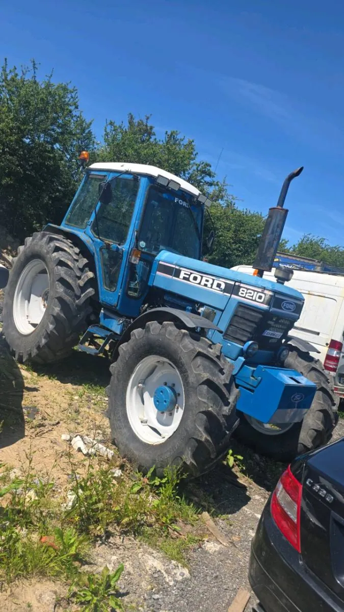 Ford 8210 - Image 1