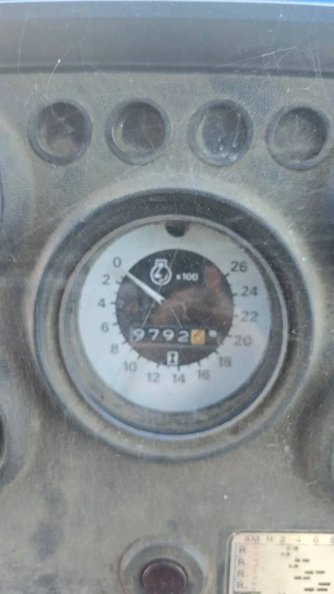 Ford 8210 - Image 4