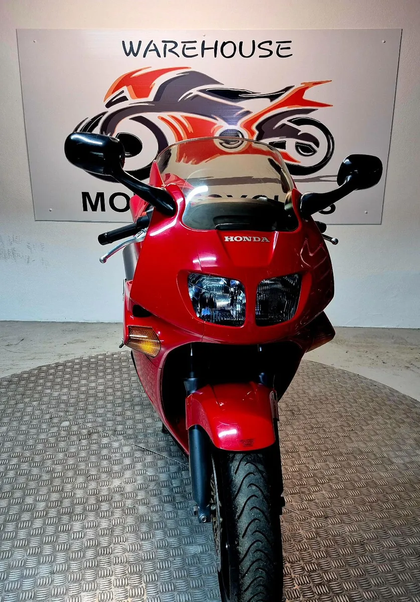1997 Honda VFR750 - Image 2