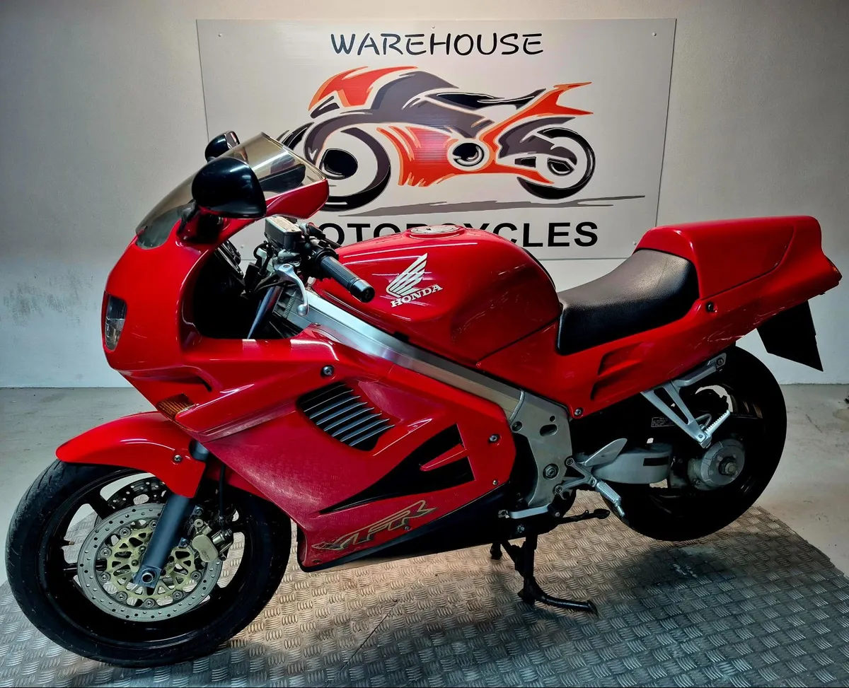 1997 Honda VFR750 - Image 3